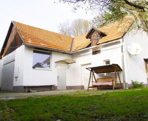 Nová cena! Zaujímavý rodinný dom v nádhernej prírode