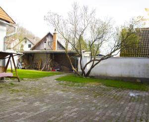 Nová cena! Zaujímavý rodinný dom v nádhernej prírode