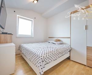 BEZKONKURENČNÁ CENA!  Slnečný 5-izbový rodinný dom na Slnečnej ulici