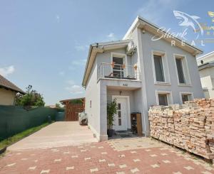 BEZKONKURENČNÁ CENA!  Slnečný 5-izbový rodinný dom na Slnečnej ulici