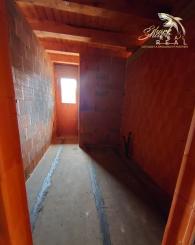 Na predaj 4 izbová novostavba v Malom Lapáši