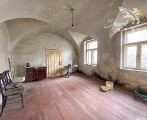 Znížená cena - Jedinečná príležitosť - Historický vinársky dom v samotnom srdci Pezinka