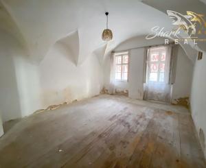 Znížená cena - Jedinečná príležitosť - Historický vinársky dom v samotnom srdci Pezinka