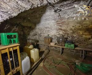 Znížená cena - Jedinečná príležitosť - Historický vinársky dom v samotnom srdci Pezinka