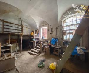 Znížená cena - Jedinečná príležitosť - Historický vinársky dom v samotnom srdci Pezinka