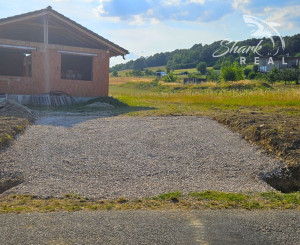 NOVÁ CENA! Rozostavaný bungalov v krásnom prostredí