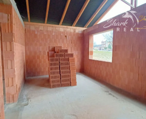 NOVÁ CENA! Rozostavaný bungalov v krásnom prostredí