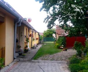 Krásny vidiecky dom s rozsiahlym pozemkom