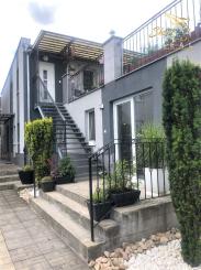 Jedinečná apartmánová nehnutelnosť s bazénom a záhradou