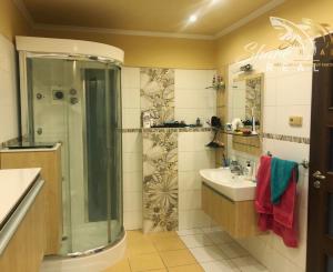 Jedinečná apartmánová nehnutelnosť s bazénom a záhradou