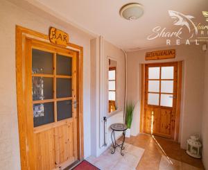 VÝRAZNÁ ZĽAVA! Očarujúci penzión s reštauráciou, bazénom, welness a ihriskom