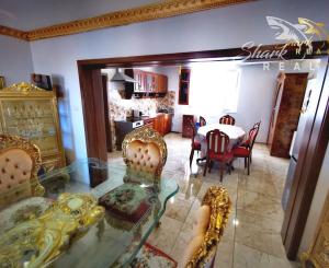 Znížená cena. Zrekonštruovaný rodinný dom vo Veľkých Kostoľanoch