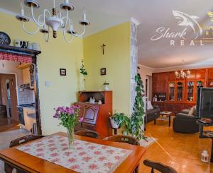 Peknučký zrekonštruovaný dom s veľkou úžitkovou záhradou