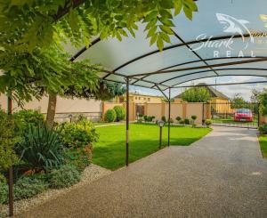 Peknučký zrekonštruovaný dom s veľkou úžitkovou záhradou