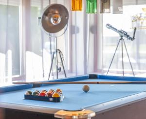 Jedinečná rodinná usadlosť s bazénom, posilňovňou, wellness a hosťovským domom