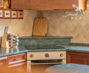 Jedinečná rodinná usadlosť s bazénom, posilňovňou, wellness a hosťovským domom