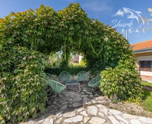 Jedinečná rodinná usadlosť s bazénom, posilňovňou, wellness a hosťovským domom