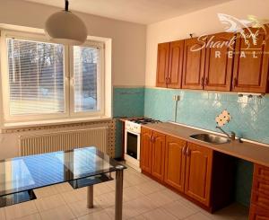 DOM SO ZÁHRADOU | TOPOĽOVÁ ULICA, SEREĎ