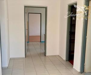 DOM SO ZÁHRADOU | TOPOĽOVÁ ULICA, SEREĎ