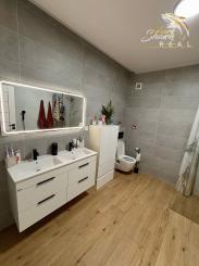 EXKLUZÍVNE NA PREDAJ Moderný 4-izbový rodinný dom – dvojdom | Smreková ulica, Lužianky