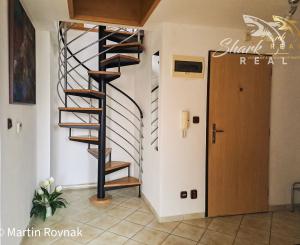 Exkluzívny mezonet na skok od Downtownu - tiché bývanie, ako aj predpripravená investícia