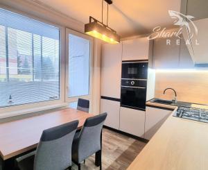 REZERVOVANÉ!!!  PRENÁJOM 3-IZBOVÝ BYT PO KOMPLETNEJ REKONŠTRUKCII V  CENTRE MESTA TREBIŠOV- PRVÝ NÁJOMNÍK