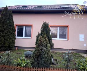 ZNÍŽENÁ CENA - Útulný rodinný dom s veľkou upravenou záhradou