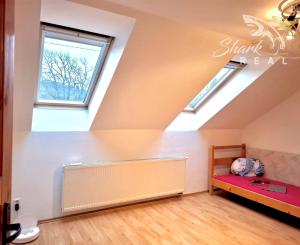 ZNÍŽENÁ CENA - Útulný rodinný dom s veľkou upravenou záhradou