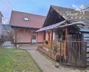 ZNÍŽENÁ CENA - Útulný rodinný dom s veľkou upravenou záhradou