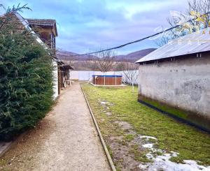 ZNÍŽENÁ CENA - Útulný rodinný dom s veľkou upravenou záhradou