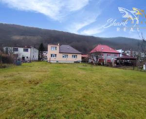 Rodinný dom s veľkorysým investičným pozemkom na predaj