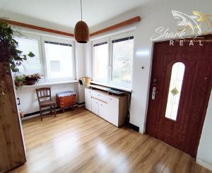 Rodinný dom s veľkorysým investičným pozemkom na predaj