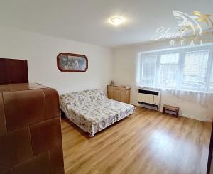 Rodinný dom s veľkorysým investičným pozemkom na predaj