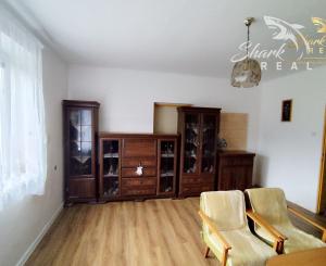 Rodinný dom s veľkorysým investičným pozemkom na predaj