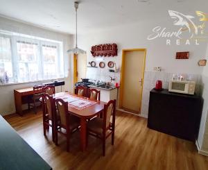 Rodinný dom s veľkorysým investičným pozemkom na predaj