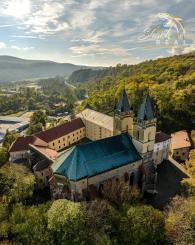 Rodinný dom s veľkorysým investičným pozemkom na predaj