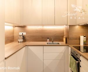 Moderný 2-izbový byt v Steinovom dvore – centrum na dosah