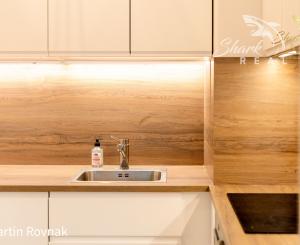 Moderný 2-izbový byt v Steinovom dvore – centrum na dosah