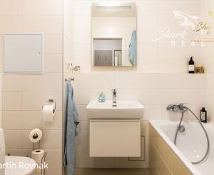 Moderný 2-izbový byt v Steinovom dvore – centrum na dosah