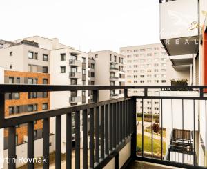 Moderný 2-izbový byt v Steinovom dvore – centrum na dosah