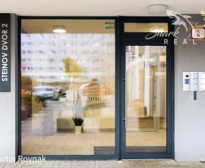 Moderný 2-izbový byt v Steinovom dvore – centrum na dosah