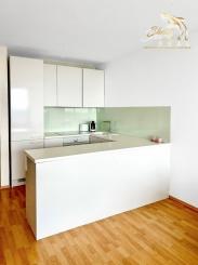 TRI VEŽE - KRASNY SVIEŽI 2i. BYT S PANORAMATICKÝM VÝHĽADOM A VEĽKOU LOGGIOU