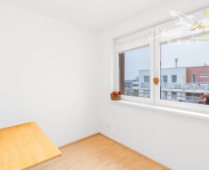 !ZNÍŽENÁ CENA! Slnečný 4-izbový byt s terasou len 10 km od Bratislavy