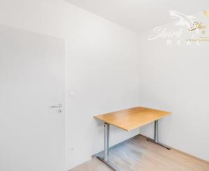 !ZNÍŽENÁ CENA! Slnečný 4-izbový byt s terasou len 10 km od Bratislavy