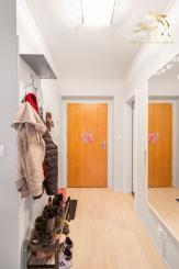 !ZNÍŽENÁ CENA! Slnečný 4-izbový byt s terasou len 10 km od Bratislavy