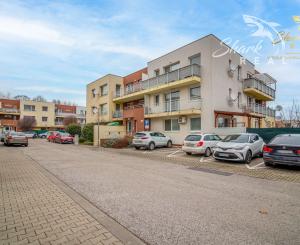 !ZNÍŽENÁ CENA! Slnečný 4-izbový byt s terasou len 10 km od Bratislavy