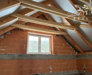 Chalupa s krásnym výhľadom na štiavnické vrchy