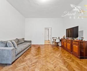 Rezervované - Priestranný 3-izbový byt v srdci Starého Mesta na Grosslingovej