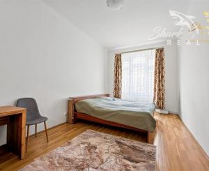 Rezervované - Priestranný 3-izbový byt v srdci Starého Mesta na Grosslingovej