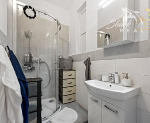 Rezervované - Priestranný 3-izbový byt v srdci Starého Mesta na Grosslingovej